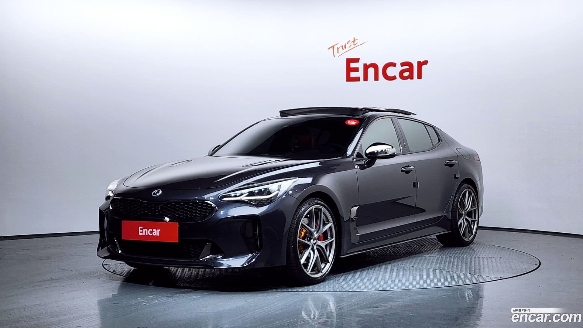Main__Slider__Photo:Stinger Kia 2018.10-0