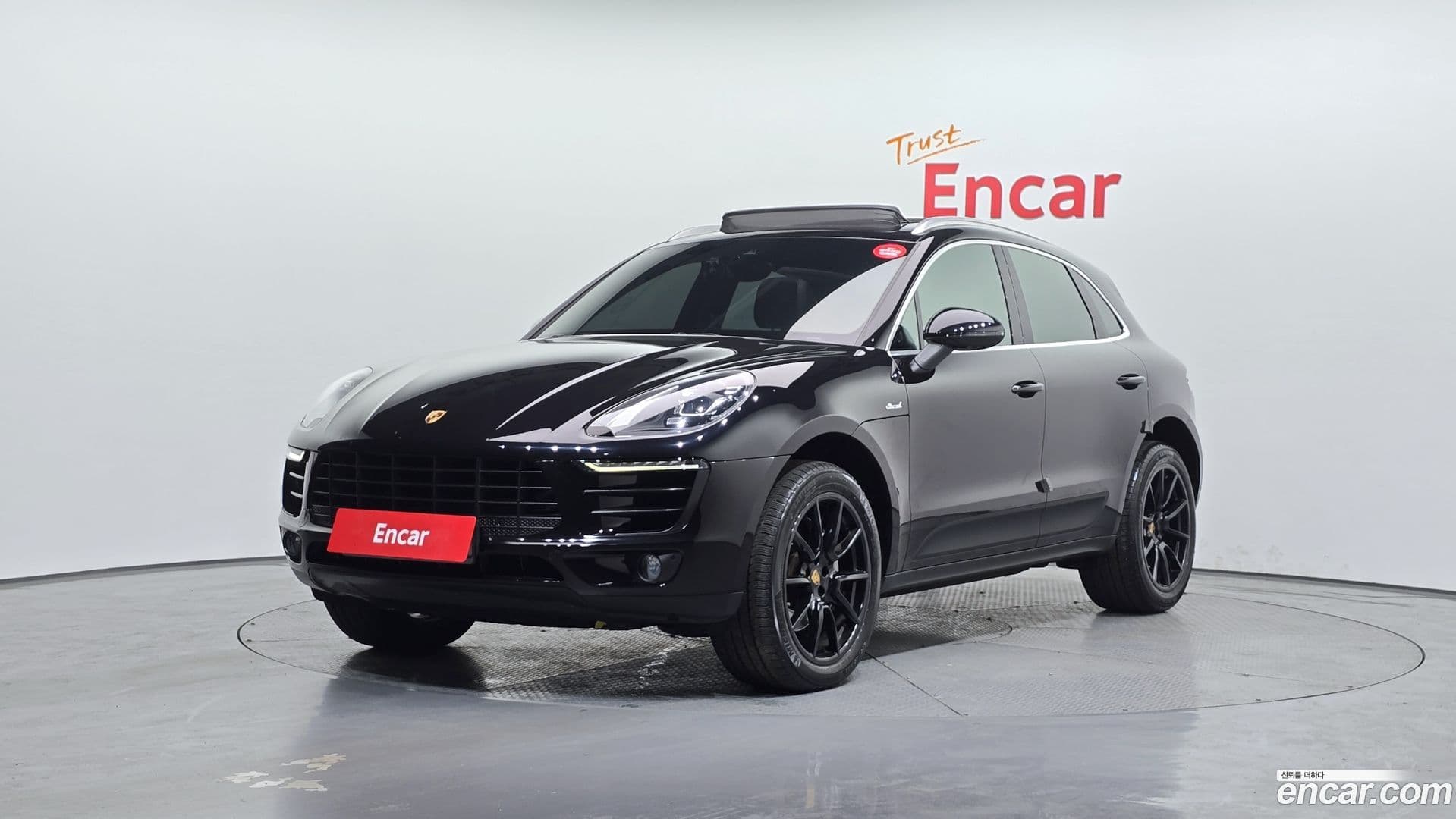 Main__Slider__Photo:Macan Porsche 2017.11-0