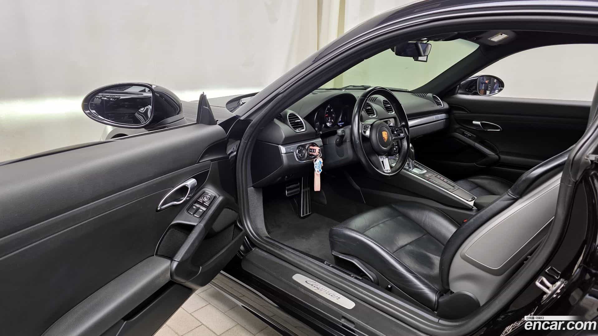 718 Porsche 2019.1-INNER-010