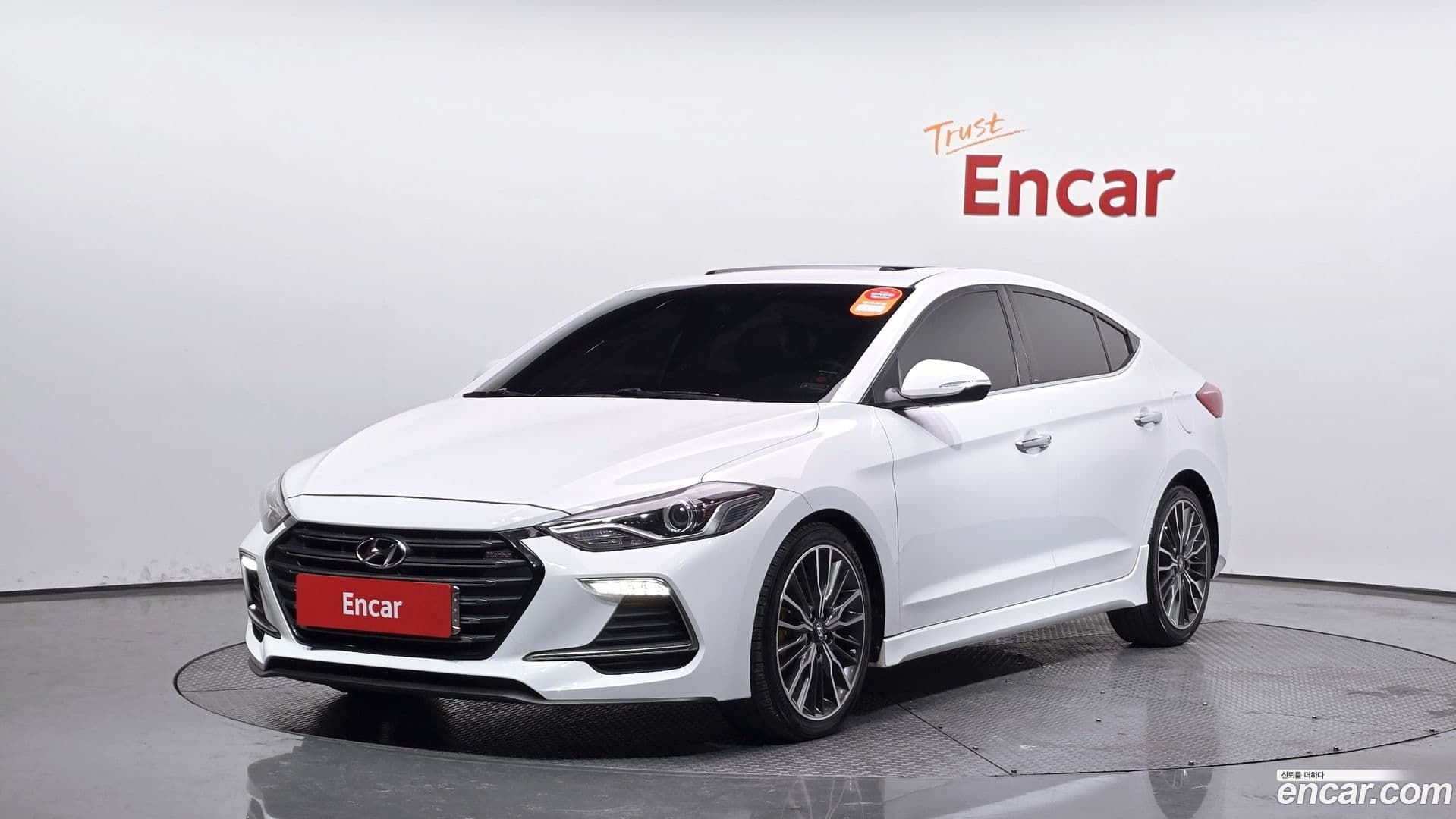 Main__Slider__Photo:AVANTE Hyundai 2018.3-0