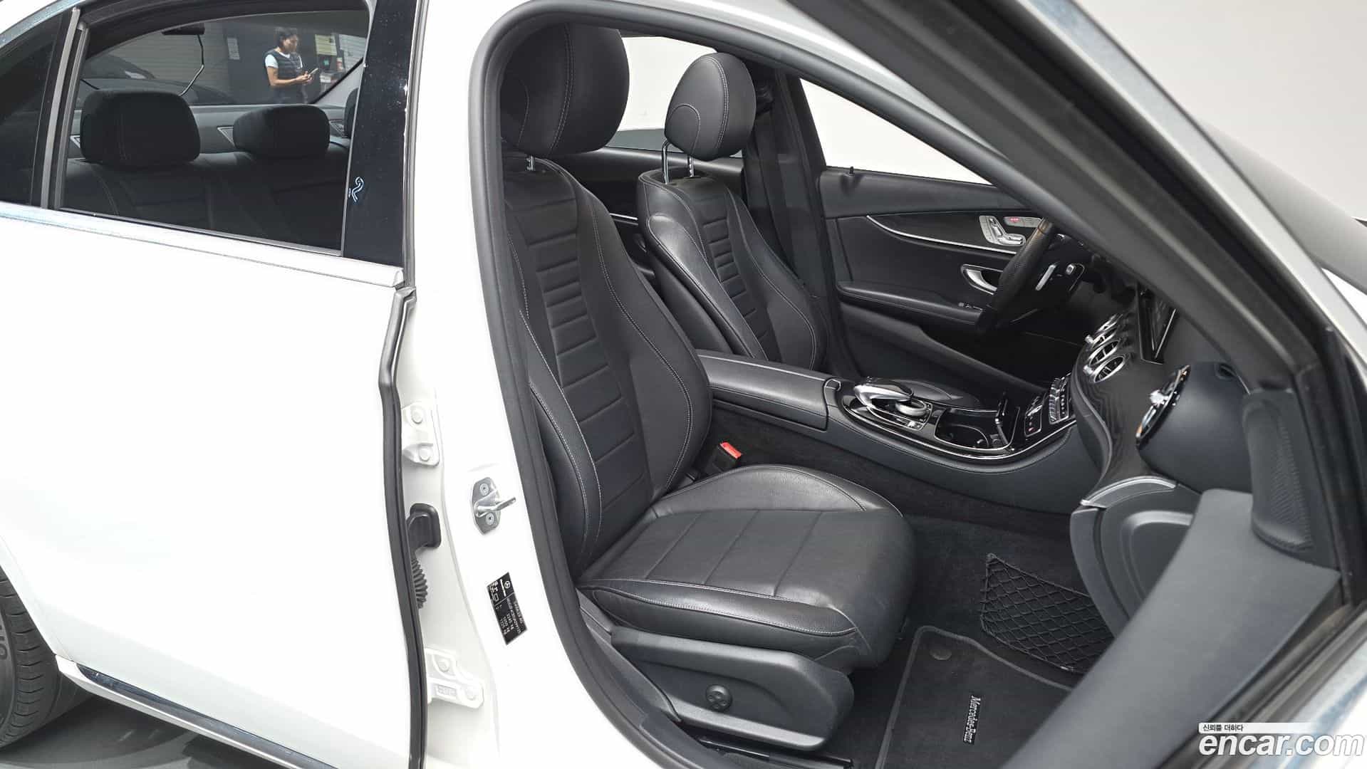 E-Class Mercedes-Benz 2017.8-OPTION-015