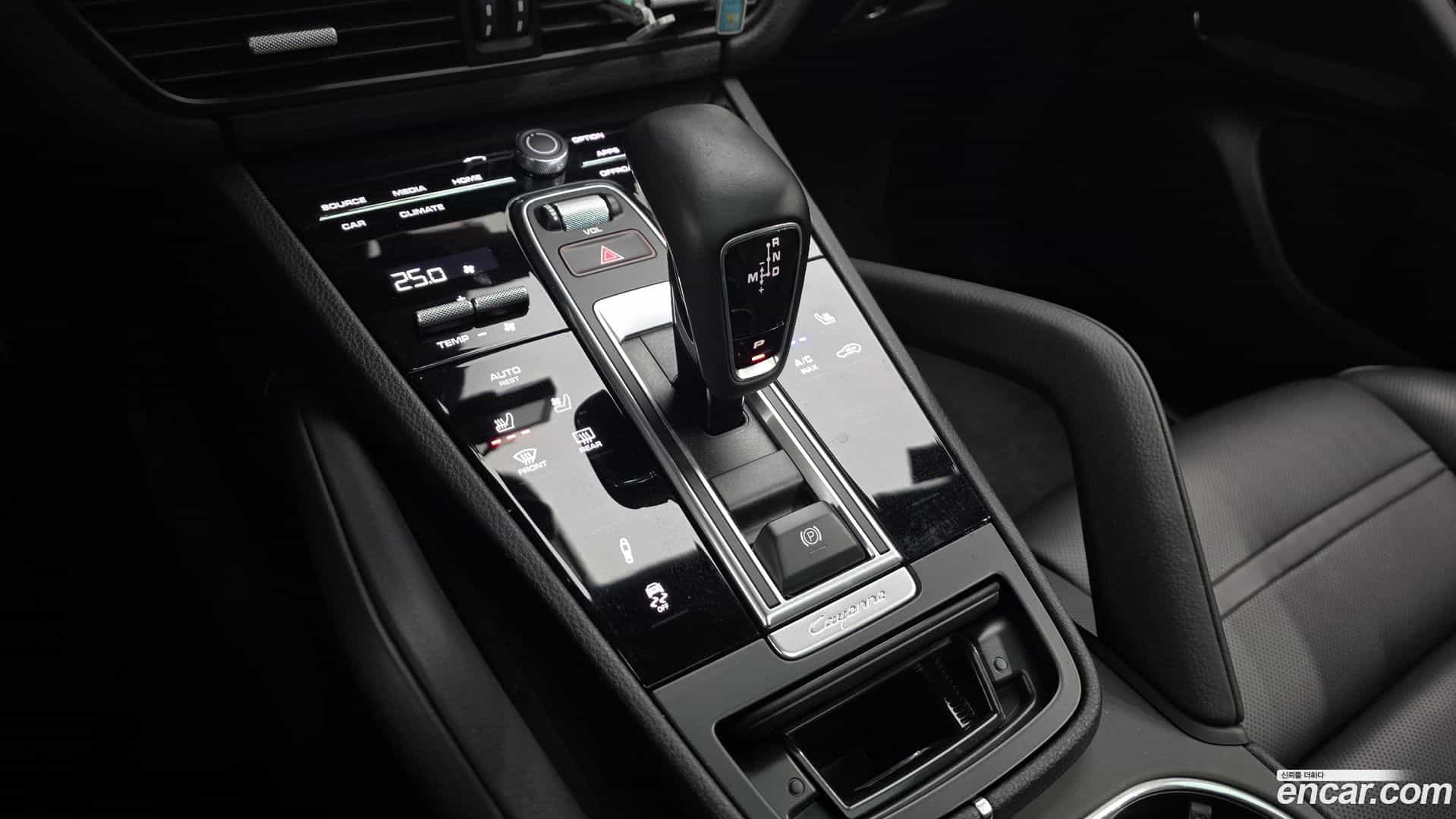 Cayenne Porsche 2020.5-INNER-009