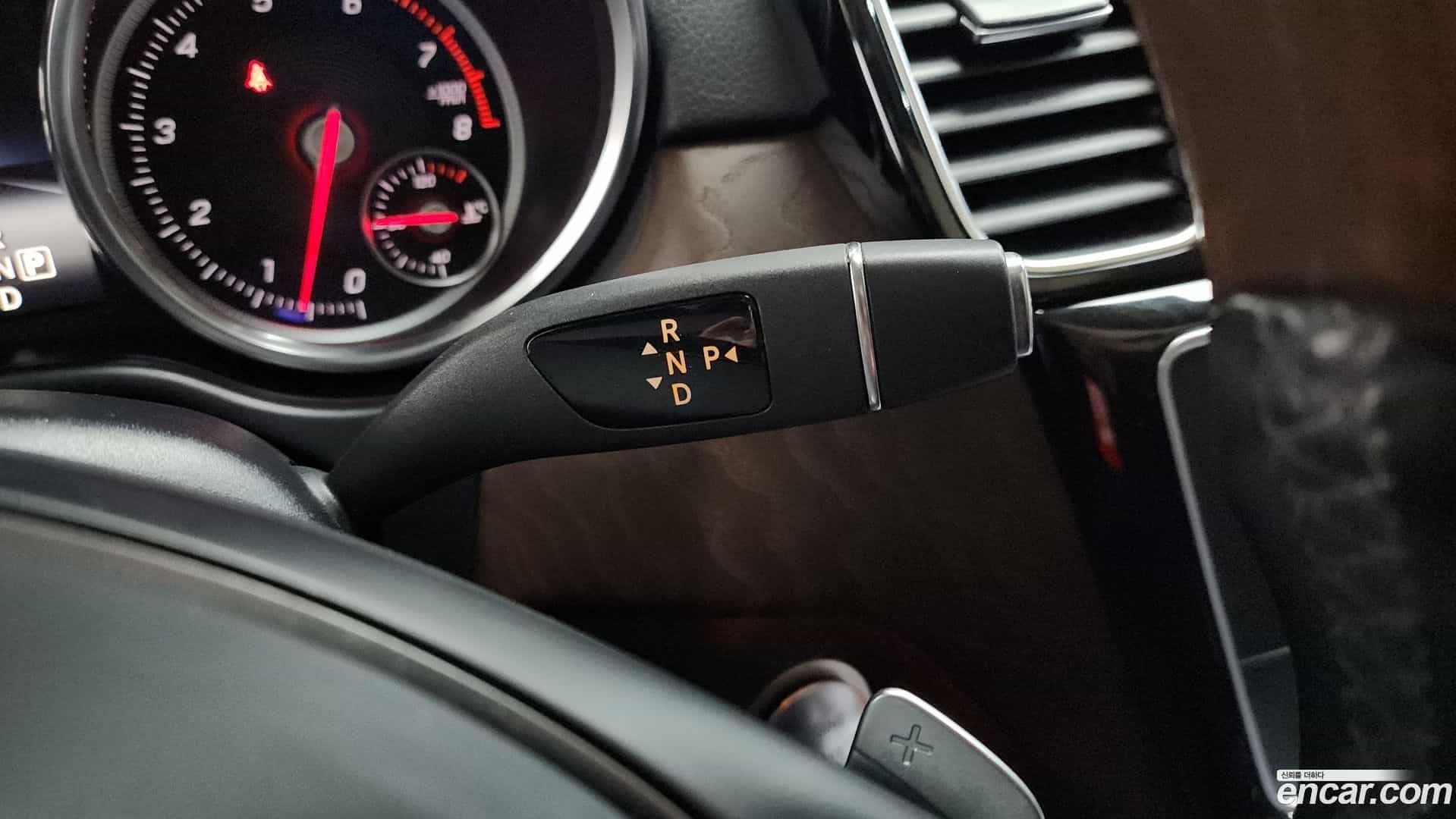 GLS-Class Mercedes-Benz 2016.8-INNER-009