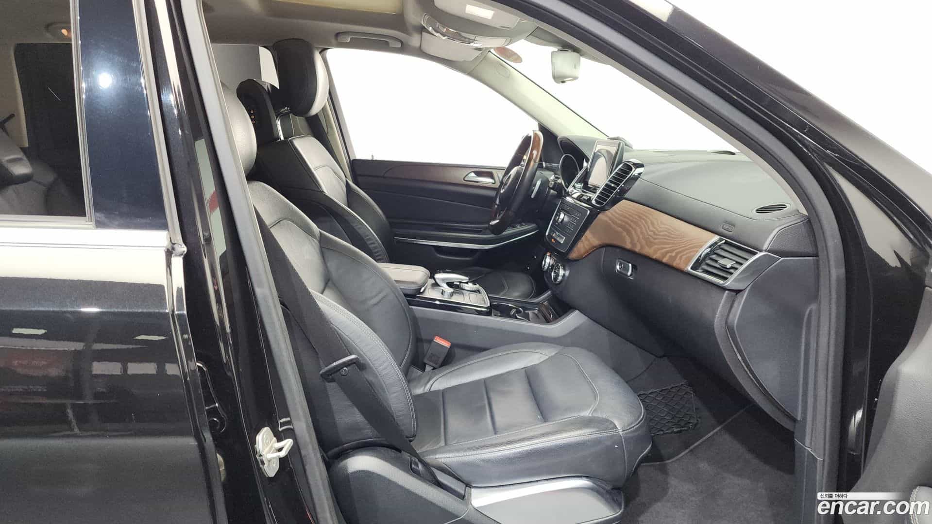 GLS-Class Mercedes-Benz 2016.8-OPTION-015