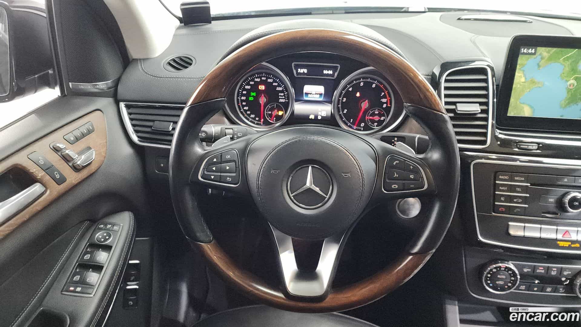 GLS-Class Mercedes-Benz 2016.8-OPTION-017