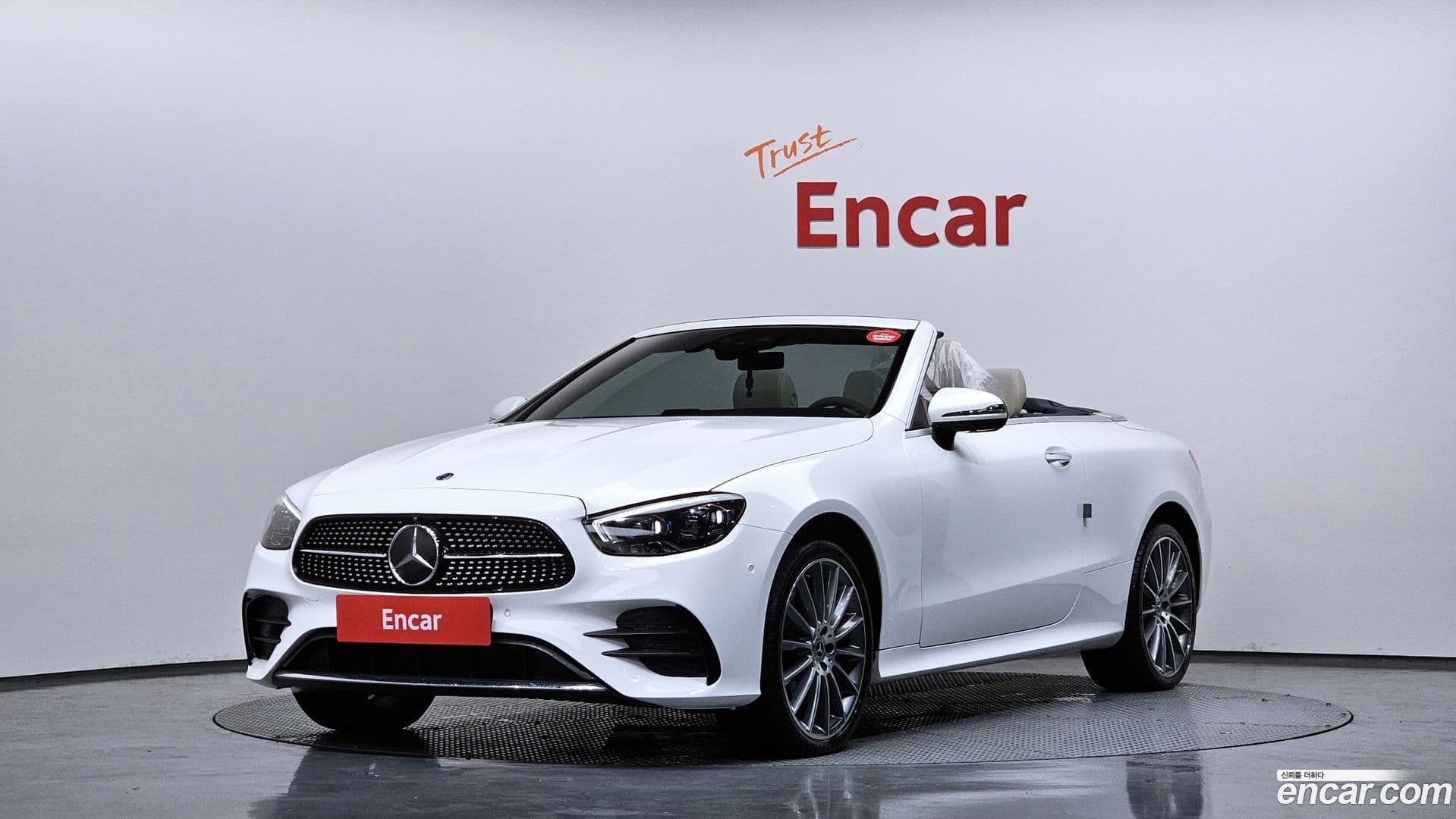 Main__Slider__Photo:E-Class Mercedes-Benz 2021.4-0