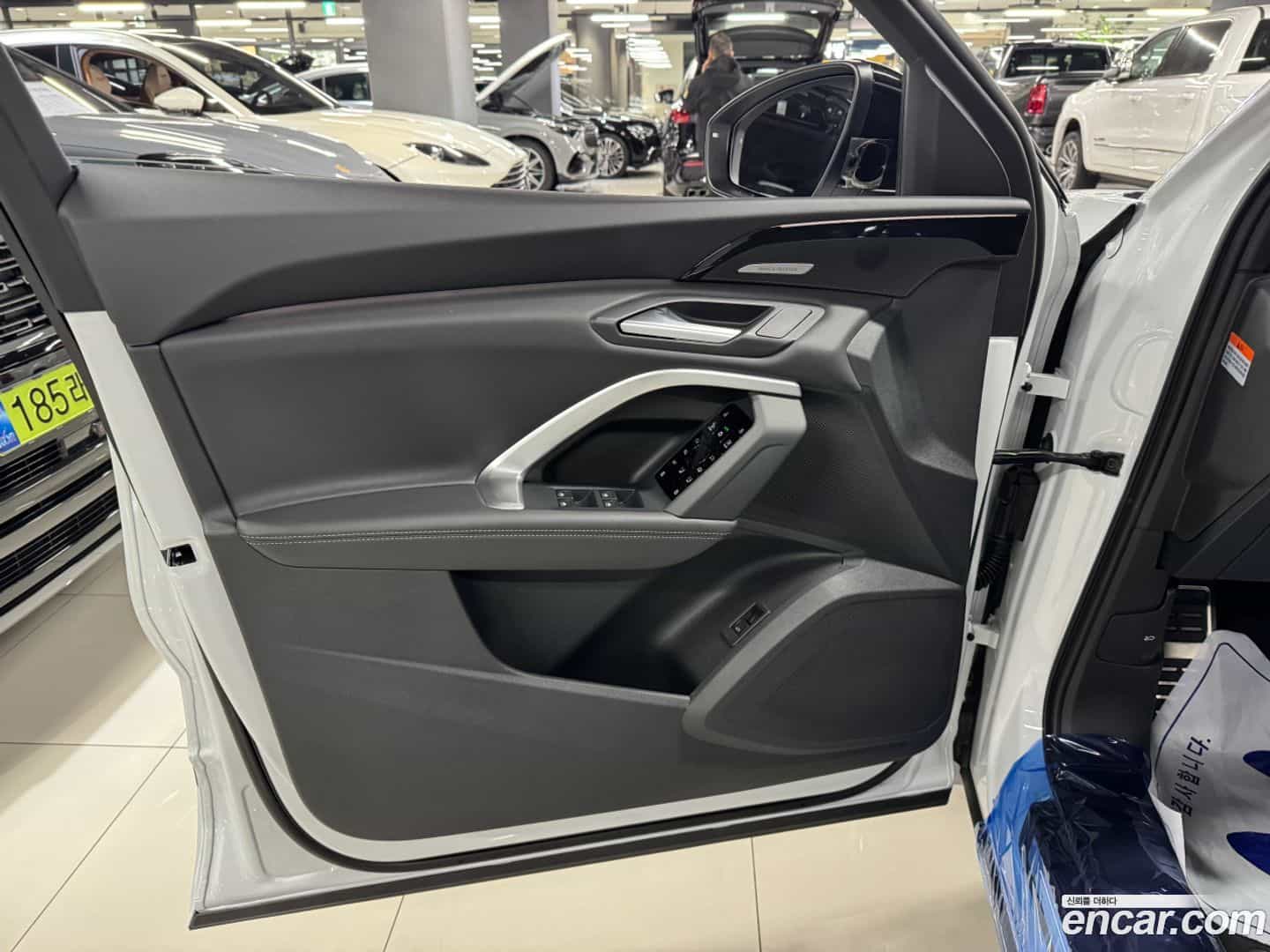 Q5 Audi 2025.11-INNER-006