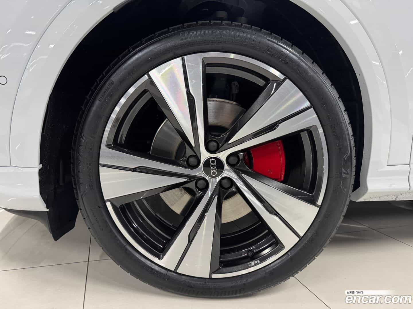 Q5 Audi 2025.11-OPTION-018