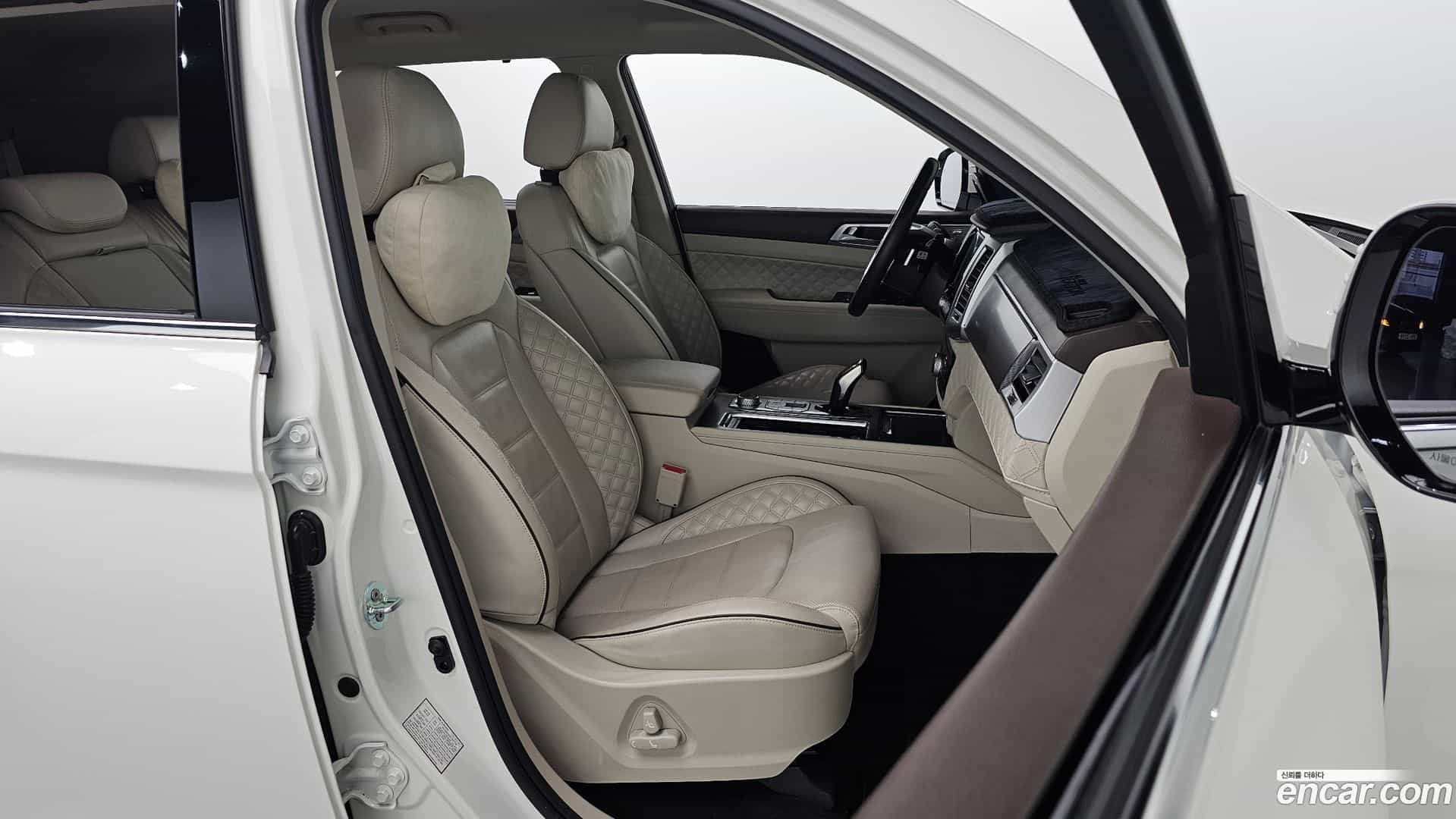 Rexton KG Mobility 2021.0-INNER-010