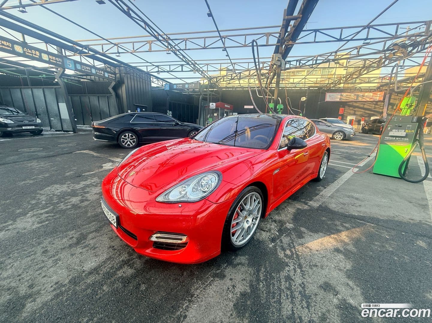 Main__Slider__Photo:Panamera Porsche 2010.0-0