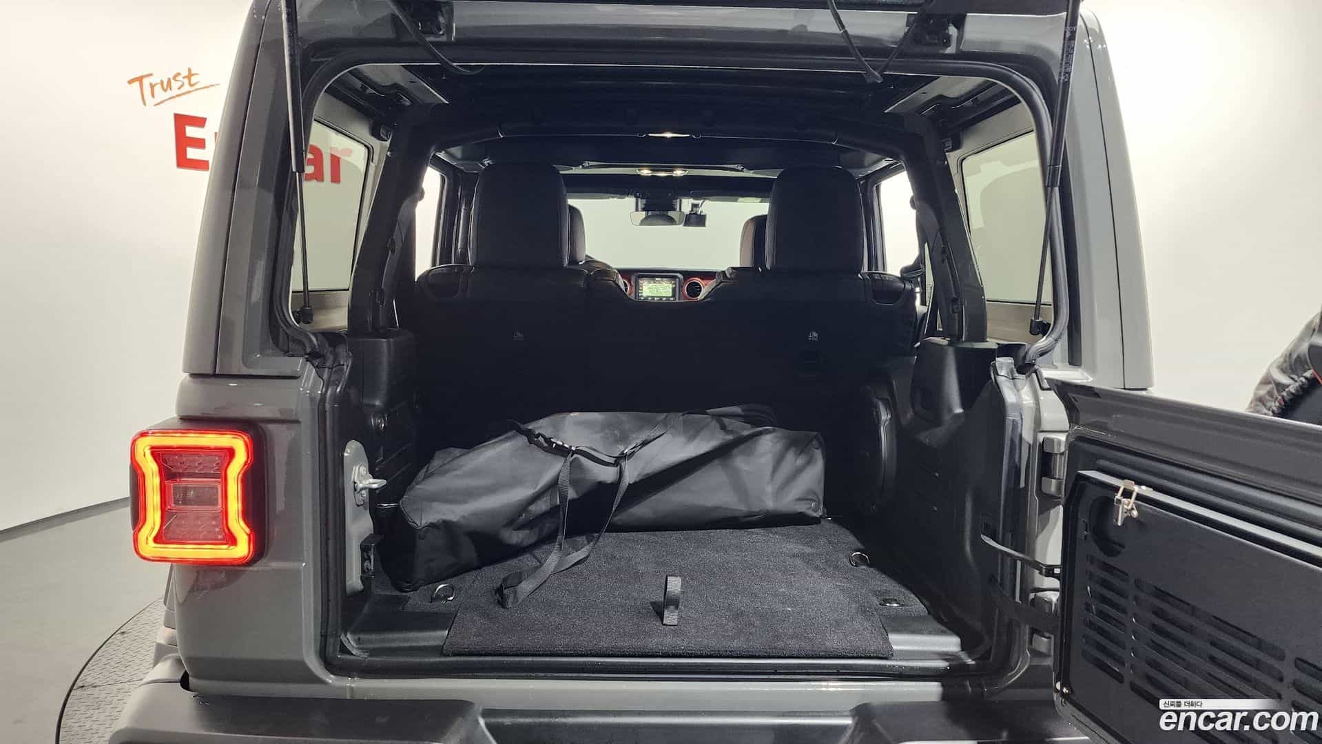 Wrangler Jeep 2023.6-OPTION-024