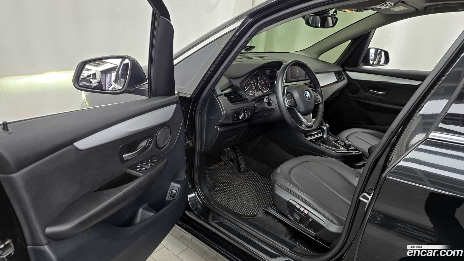 2-Series BMW 2018.4-INNER-010