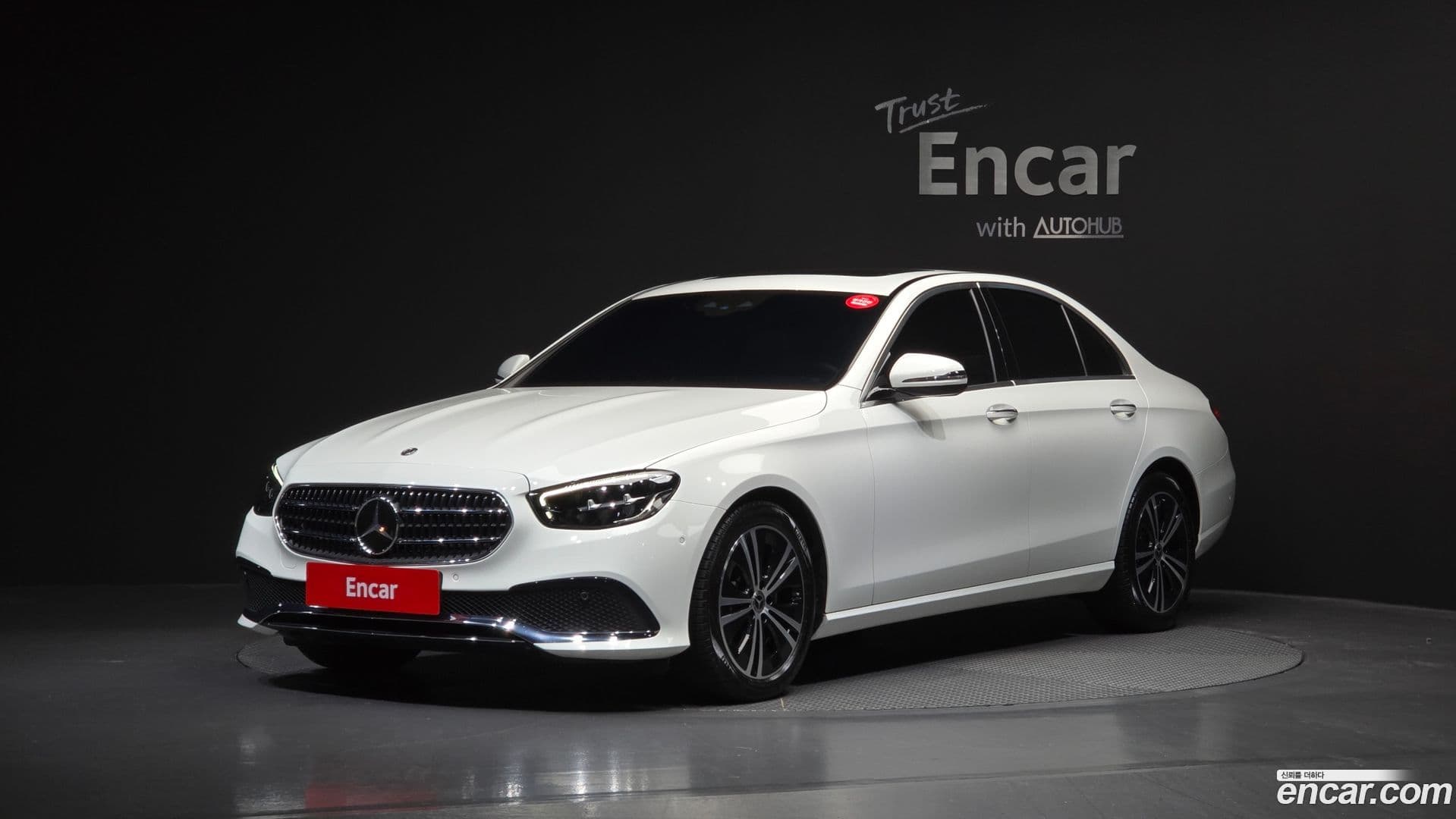 Main__Slider__Photo:E-Class Mercedes-Benz 2021.2-0