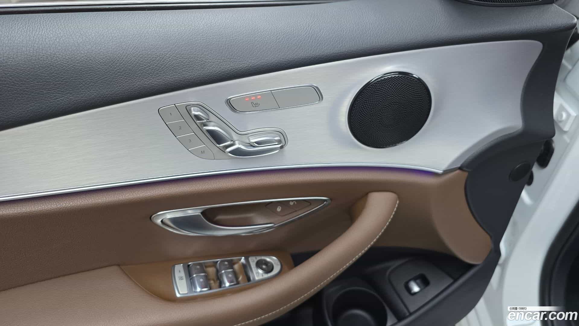 E-Class Mercedes-Benz 2021.2-OPTION-021