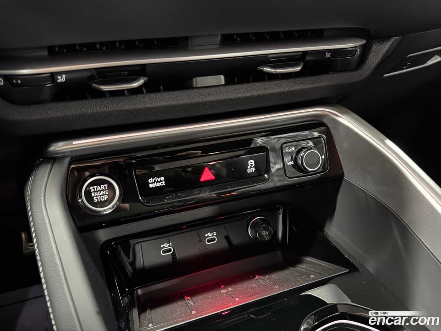 Q5 Audi 2025.11-INNER-009