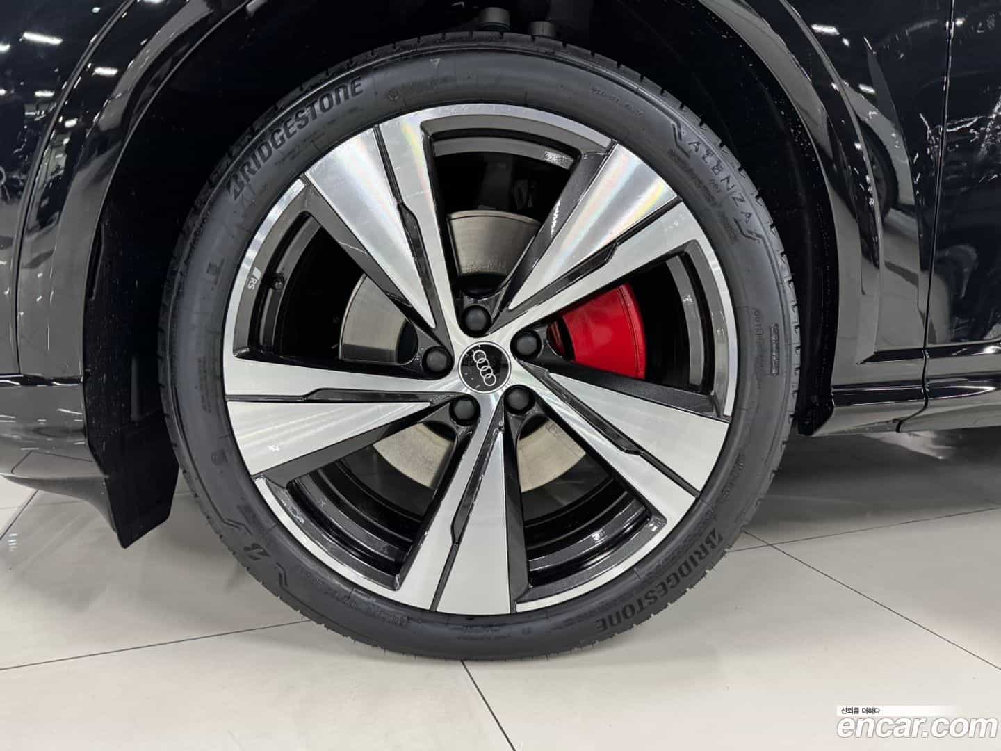 Q5 Audi 2025.11-OPTION-019