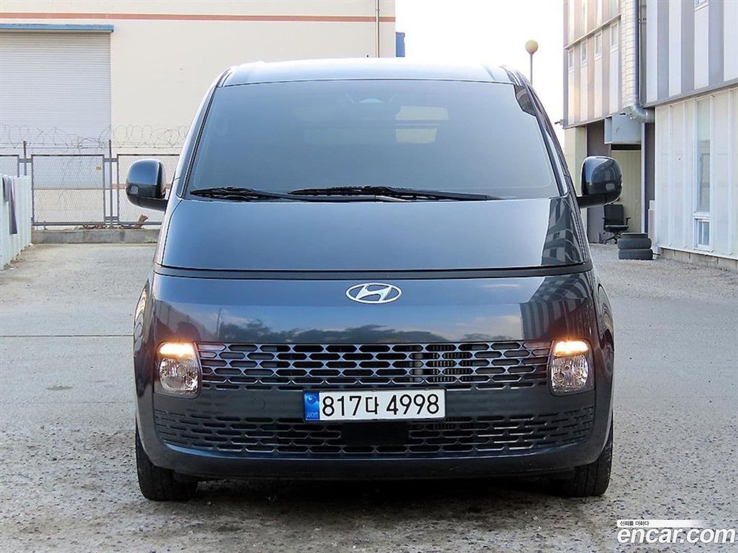 Main__Slider__Photo:Staria Hyundai 2022.11-0