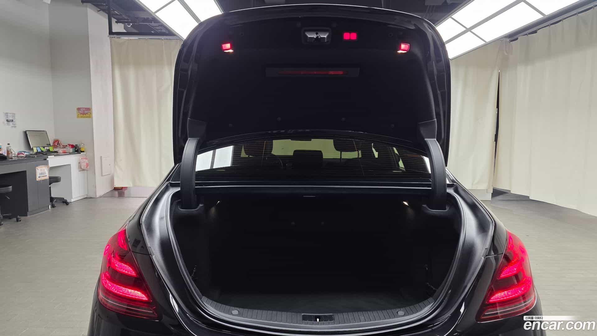 S-Class Mercedes-Benz 2018.1-OPTION-024
