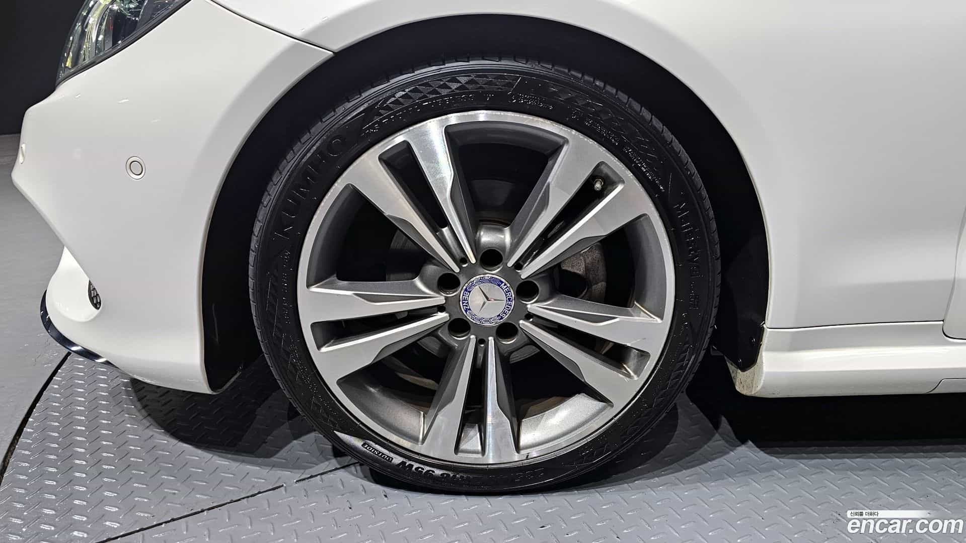 E-Class Mercedes-Benz 2017.3-OUTER-005