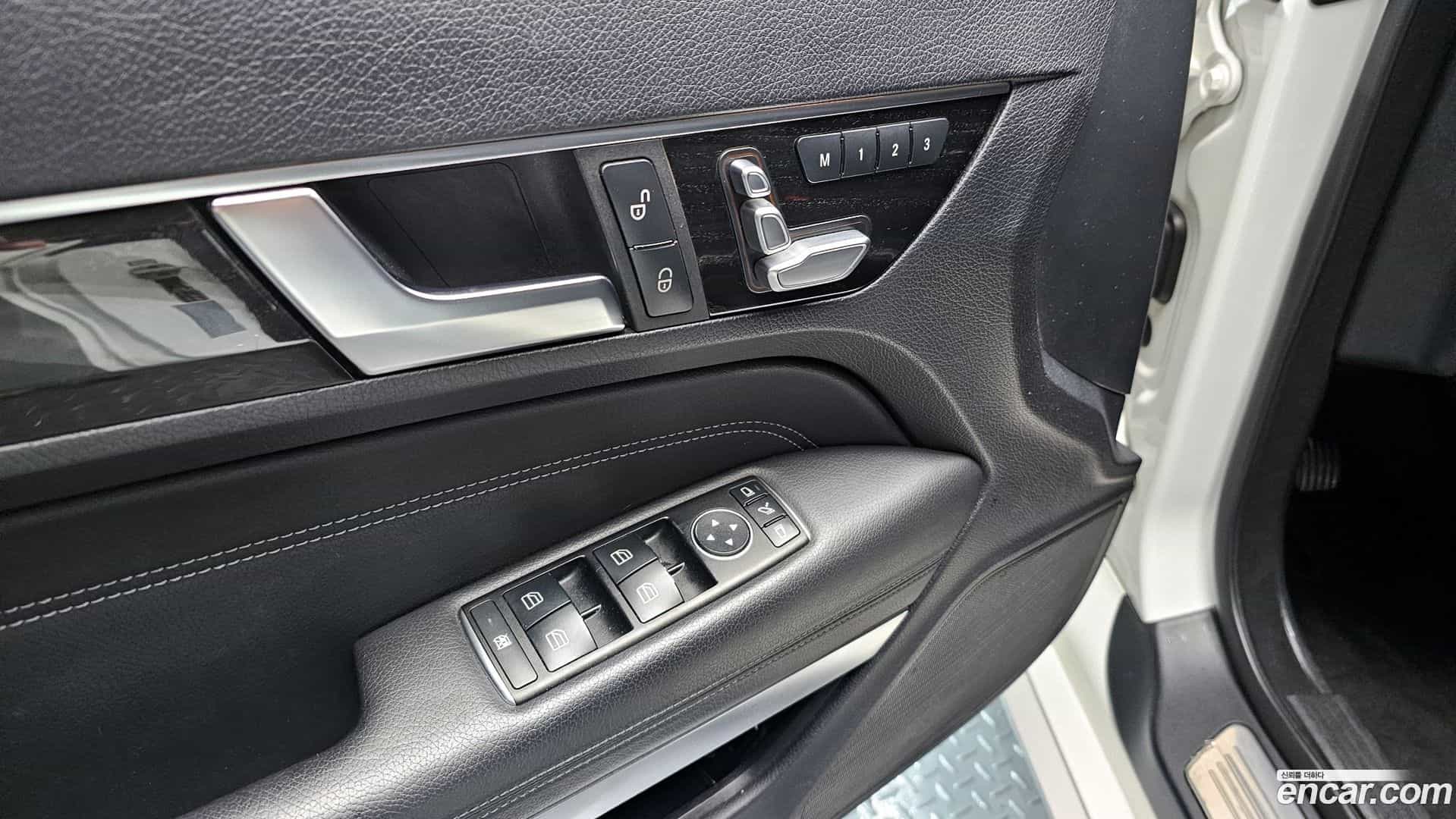 E-Class Mercedes-Benz 2017.3-OPTION-020