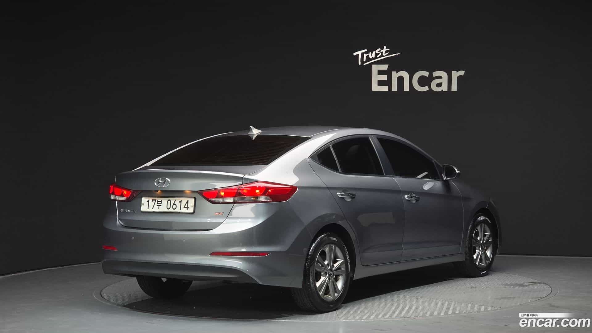 AVANTE Hyundai 2015.9-OUTER-002