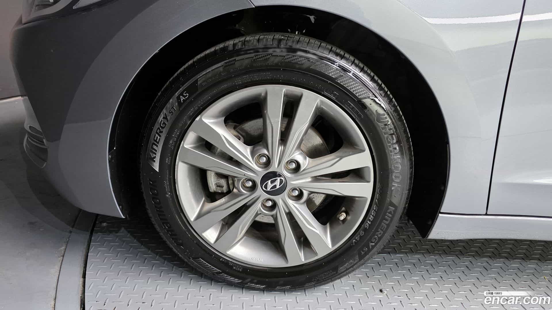 AVANTE Hyundai 2015.9-OUTER-005