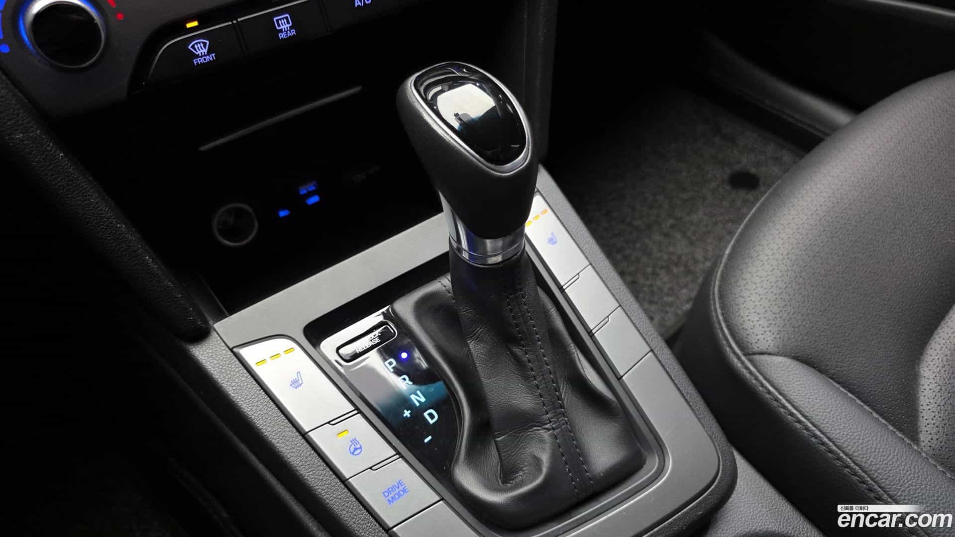 AVANTE Hyundai 2015.9-INNER-009