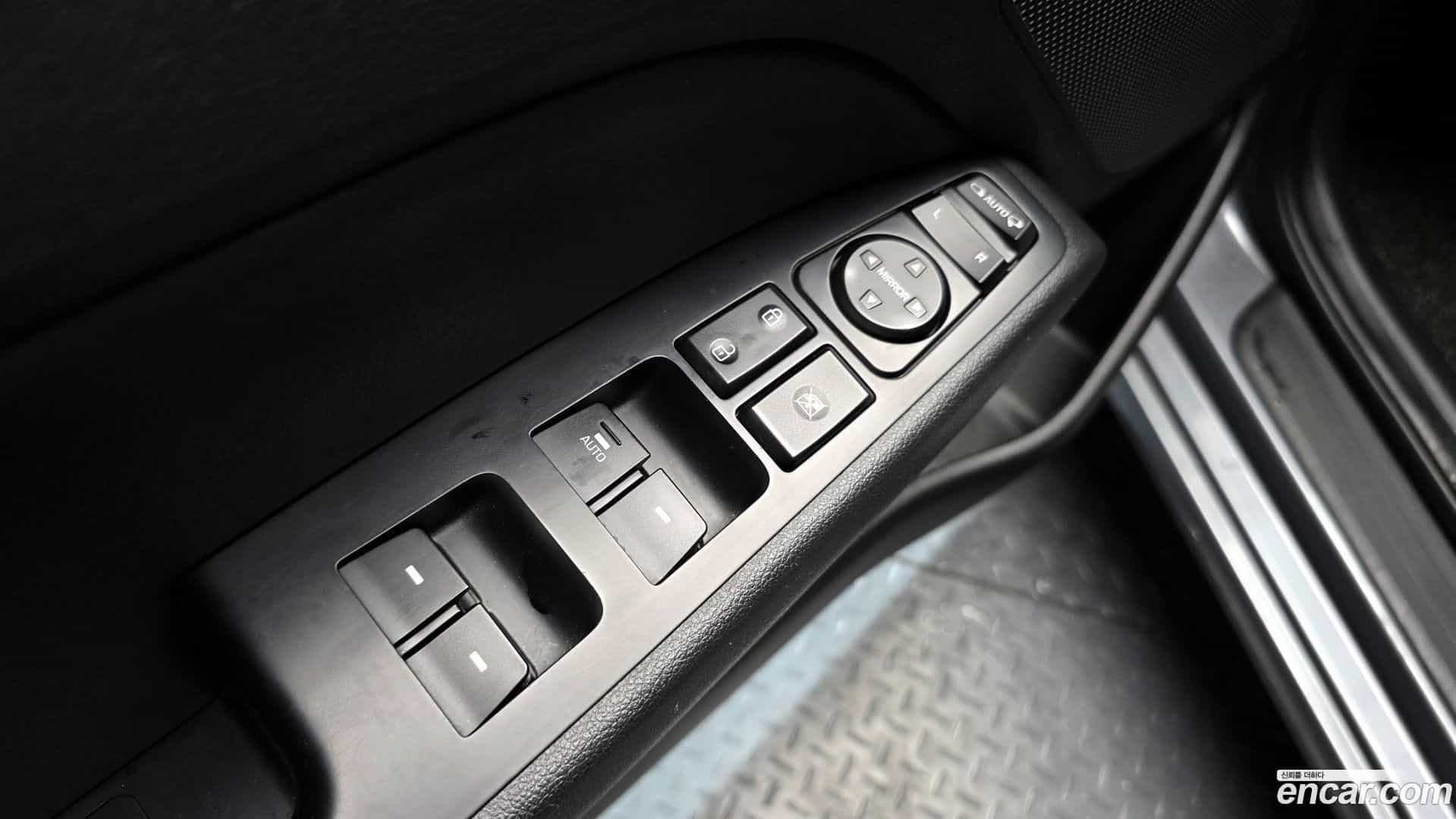AVANTE Hyundai 2015.9-OPTION-018