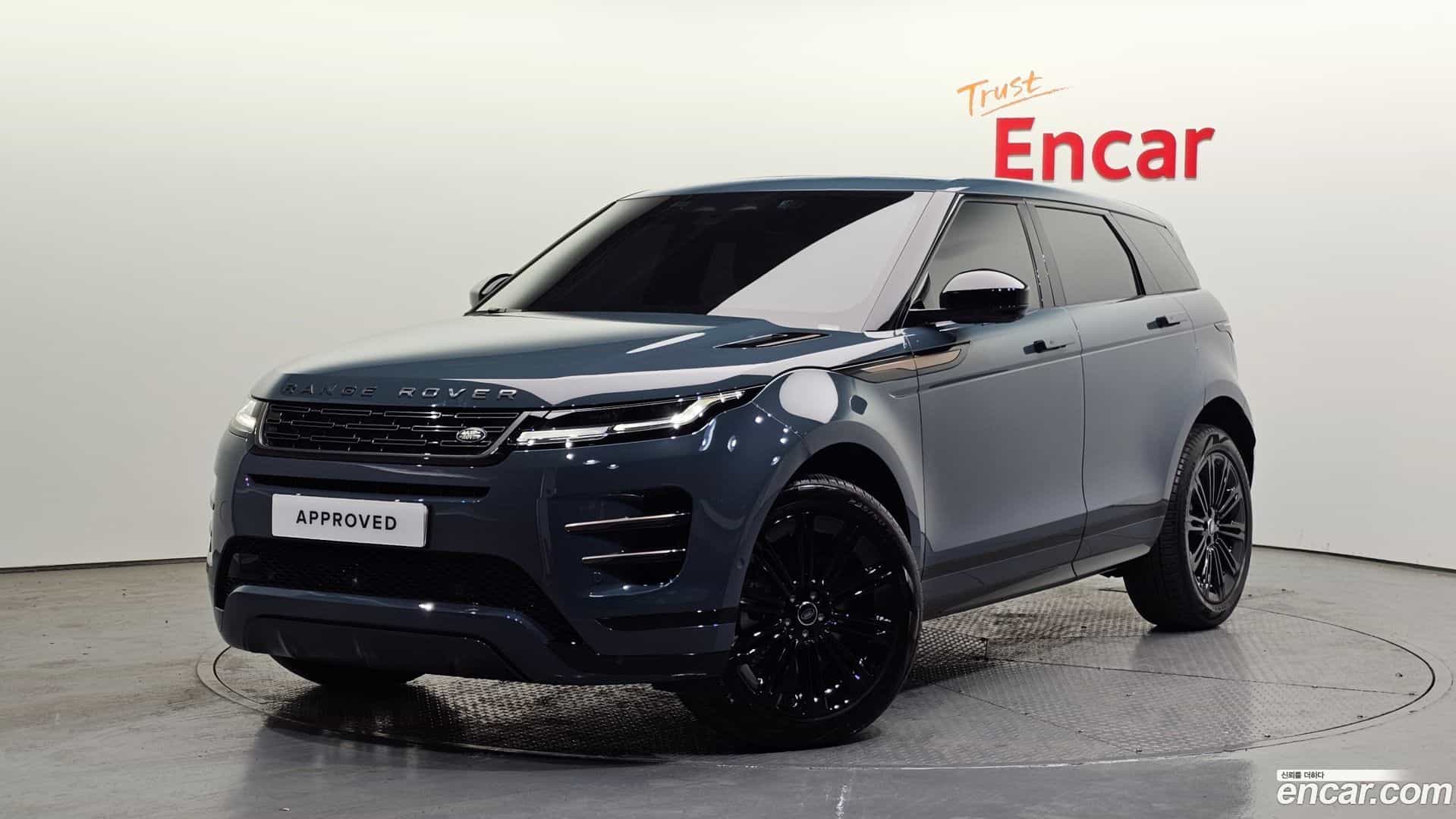 Range Rover Evoque Land Rover 2025.4-OUTER-001