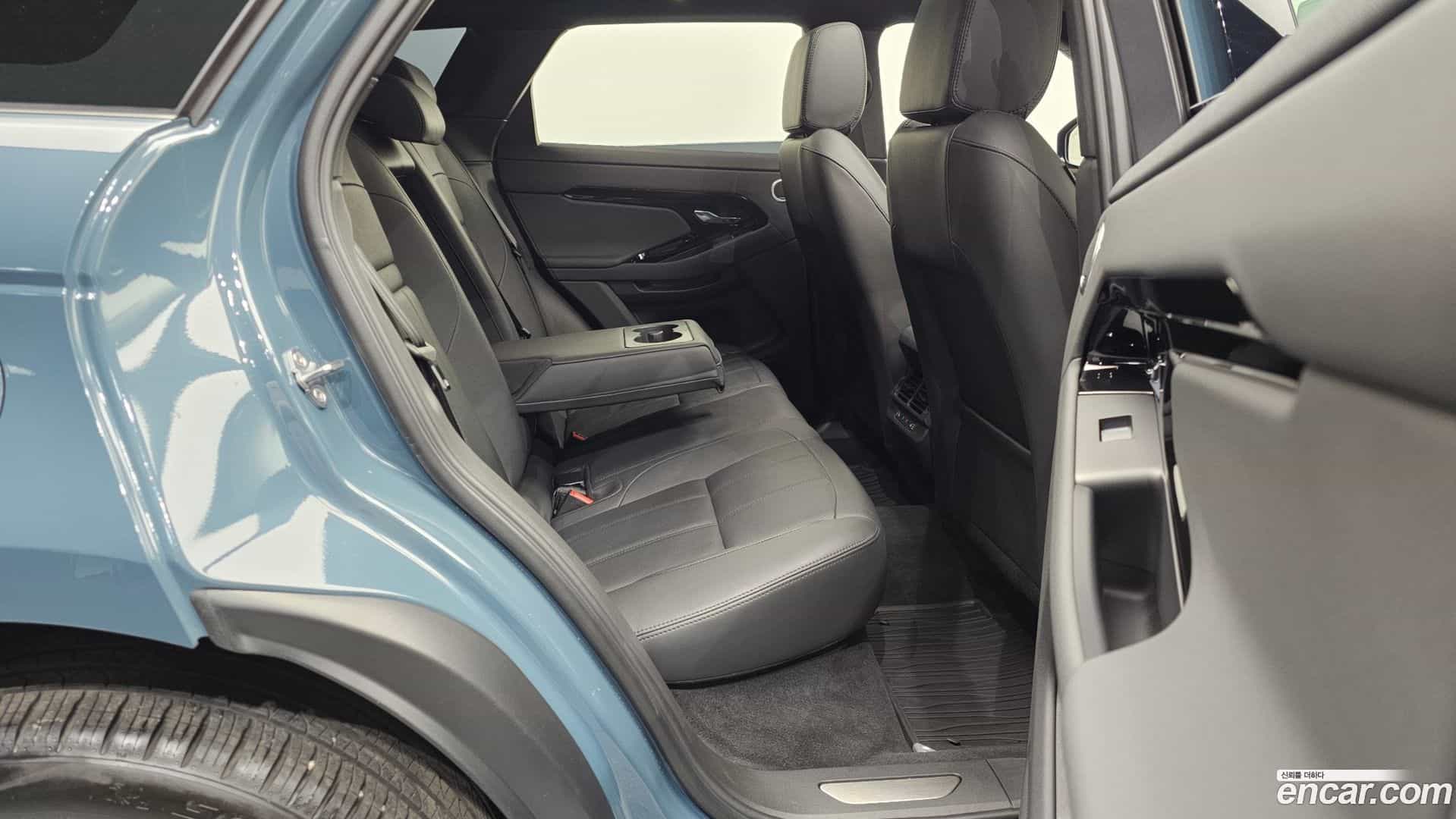 Range Rover Evoque Land Rover 2025.4-OUTER-005
