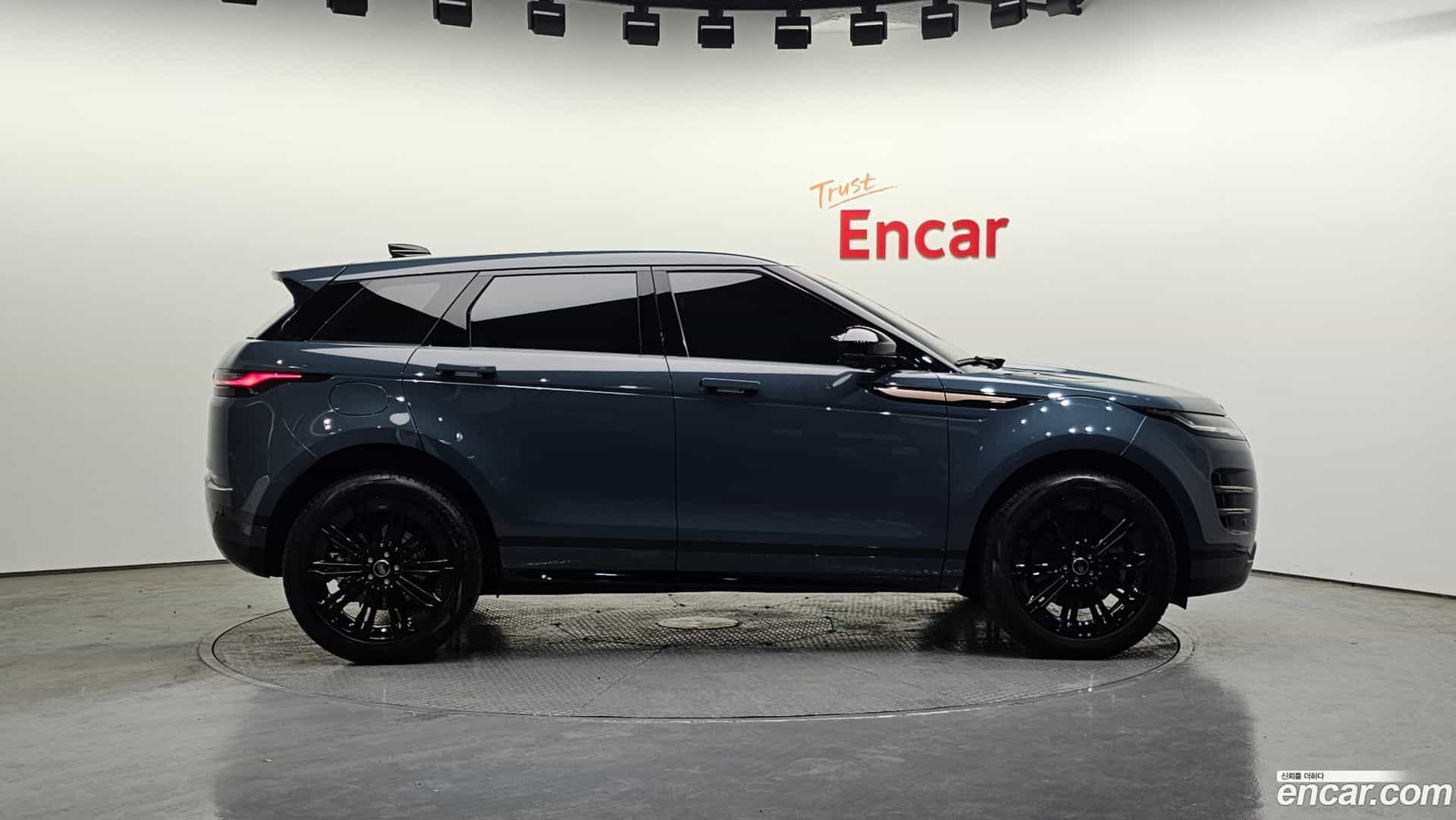 Range Rover Evoque Land Rover 2025.4-INNER-006