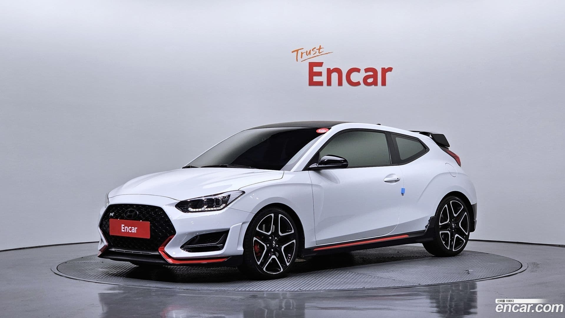 Main__Slider__Photo:Veloster Hyundai 2018.9-0