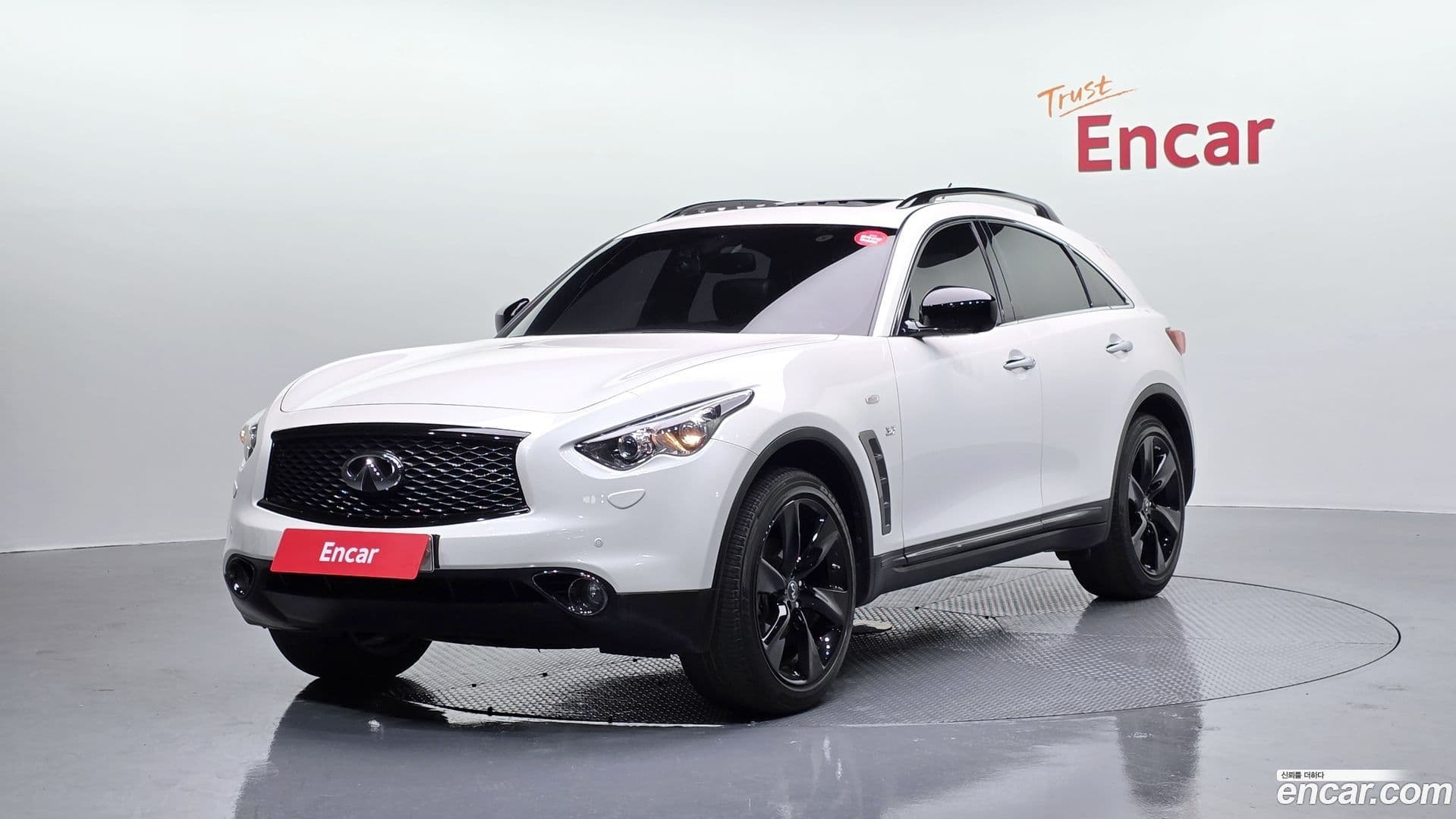 Main__Slider__Photo:QX70 Infiniti 2017.3-0