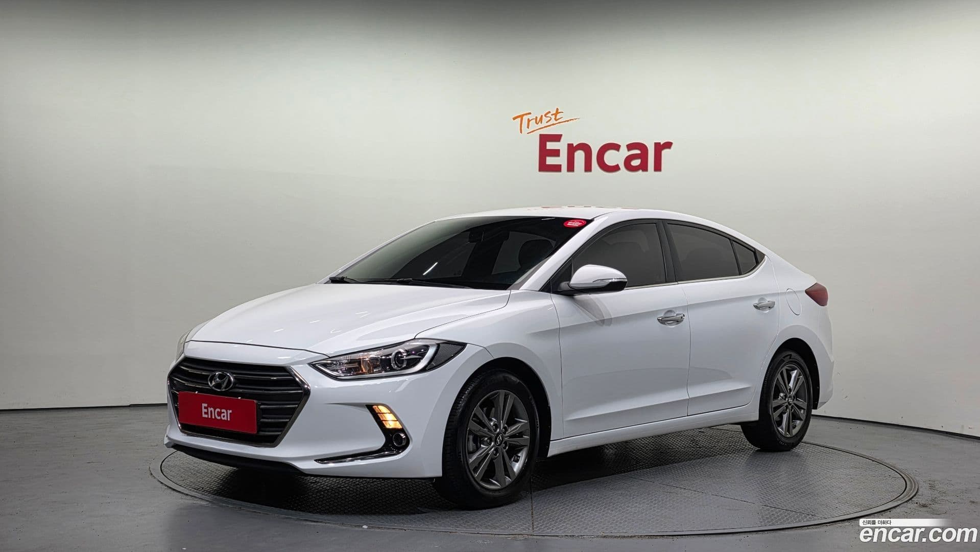 Main__Slider__Photo:AVANTE Hyundai 2016.1-0
