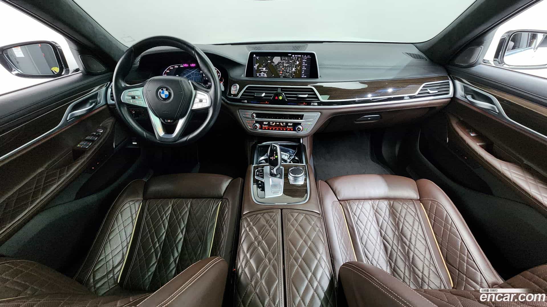 7-Series BMW 2022.3-INNER-007