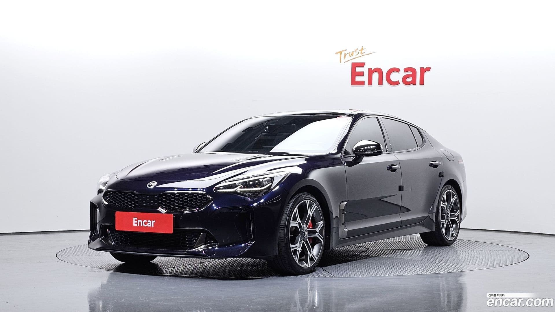 Main__Slider__Photo:Stinger Kia 2019.10-0