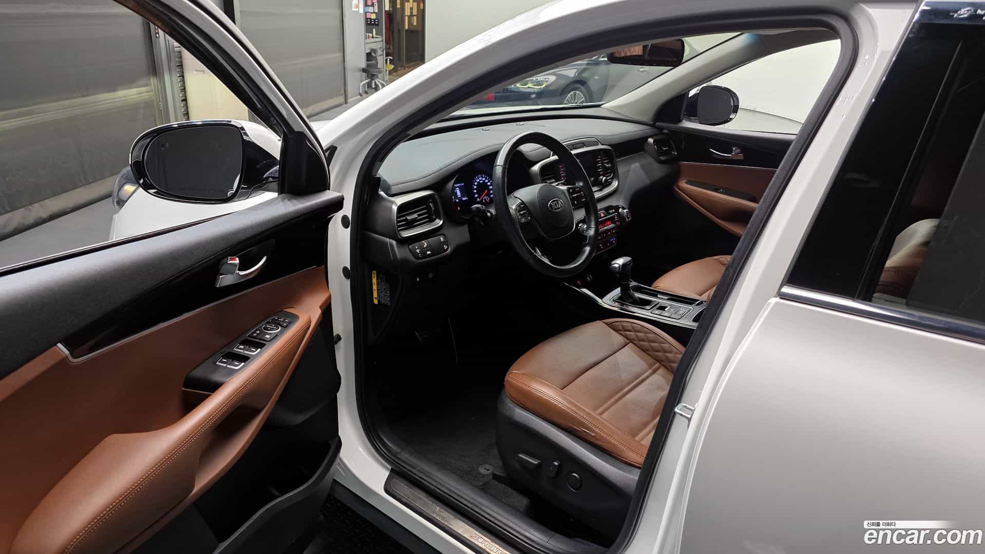 Sorento Kia 2019.5-INNER-010