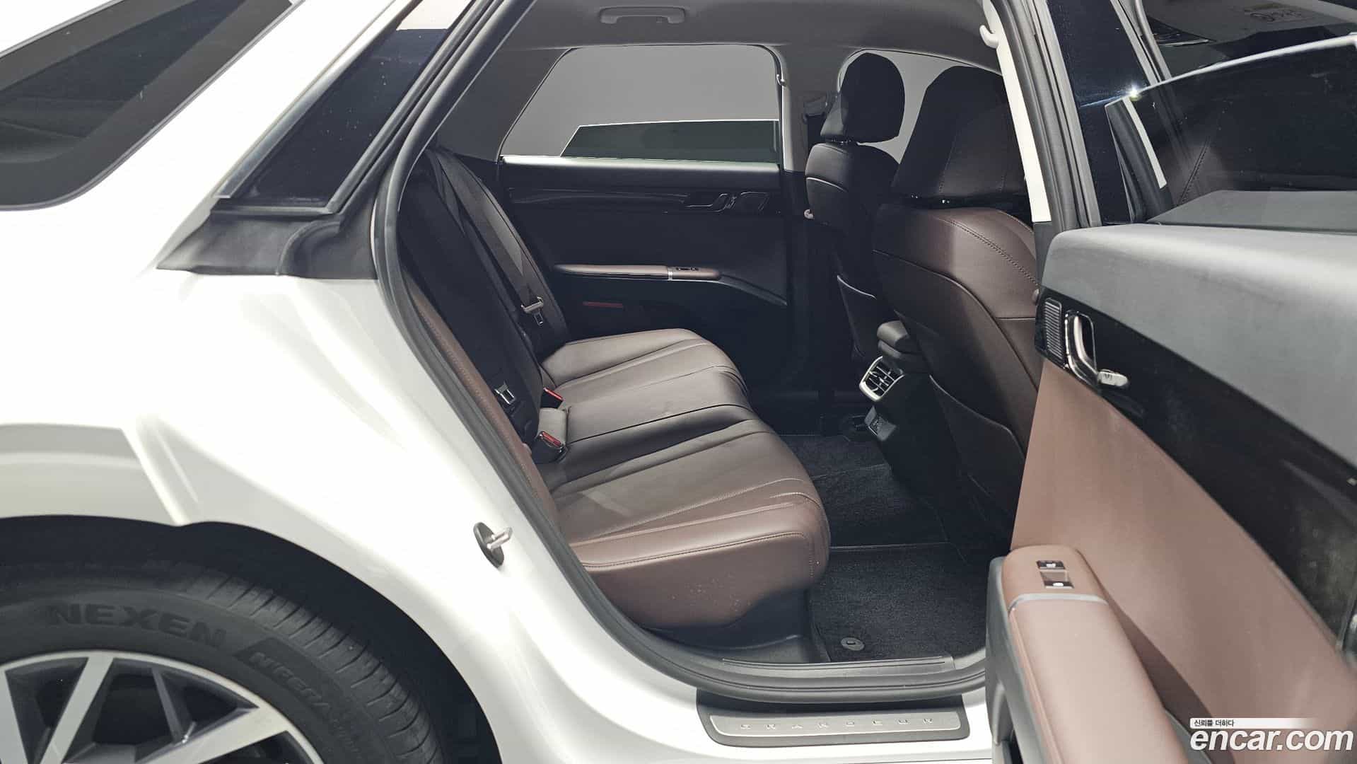 Grandeur Hyundai 2023.8-OPTION-016