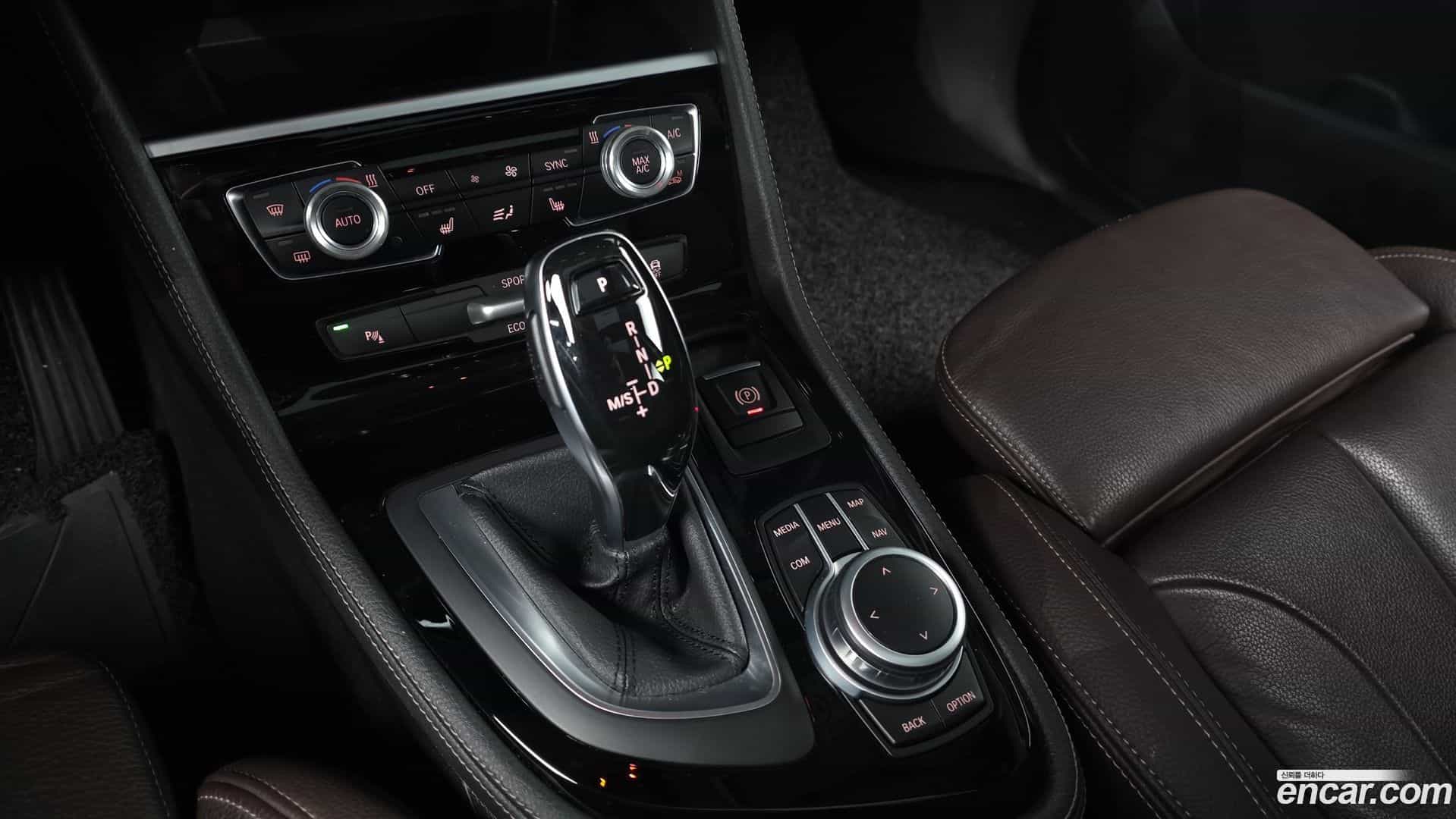 2-Series BMW 2020.9-INNER-009