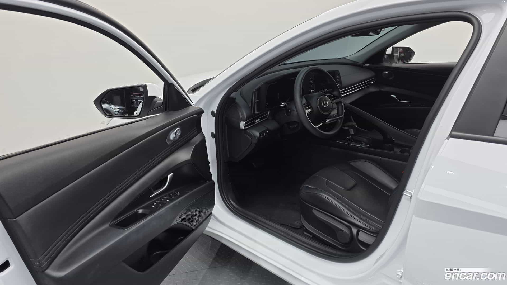 AVANTE Hyundai 2022.5-OPTION-015