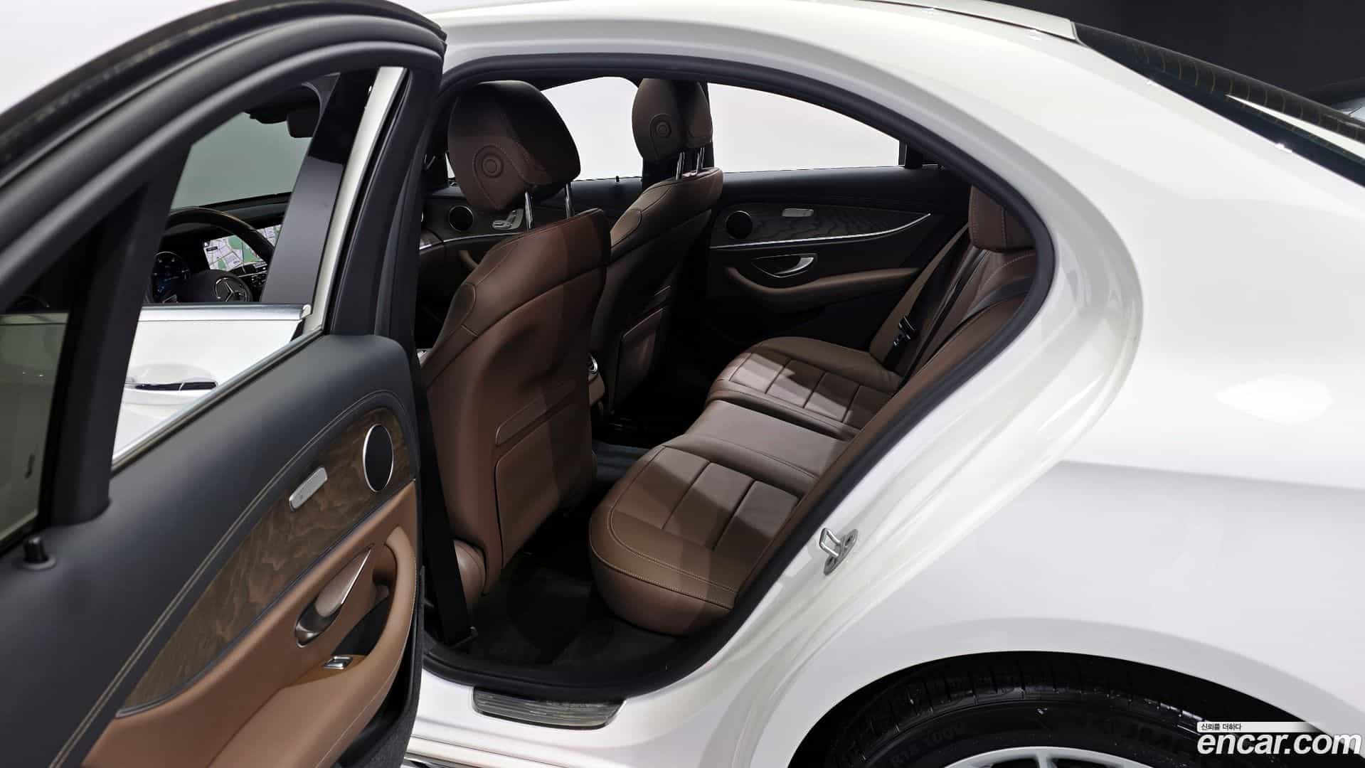 E-Class Mercedes-Benz 2021.0-OPTION-015