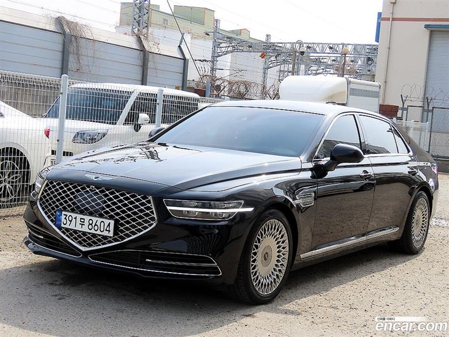 Main__Slider__Photo:G90 Genesis 2019.1-0