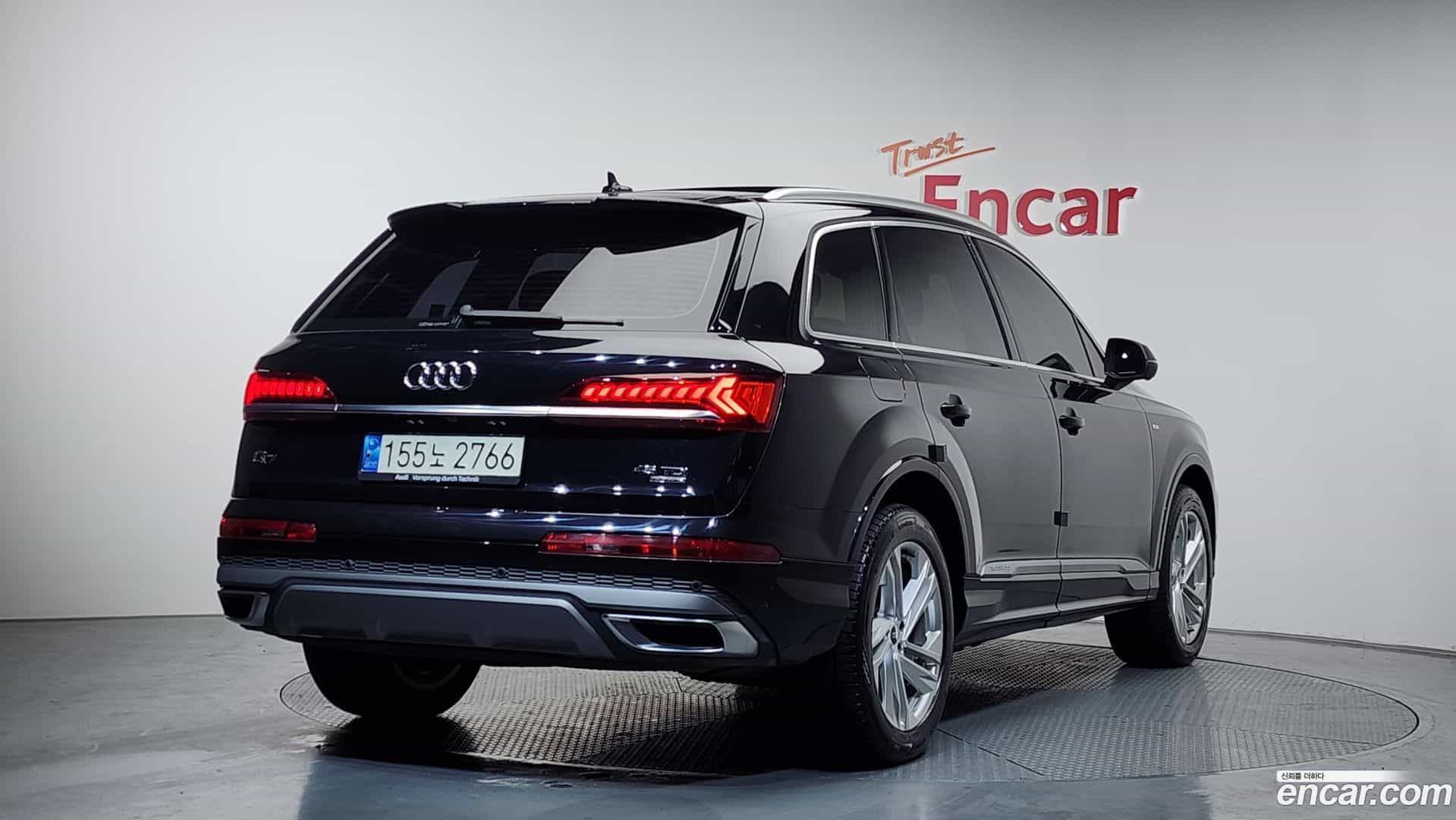 Q7 Audi 2021.10-OUTER-002