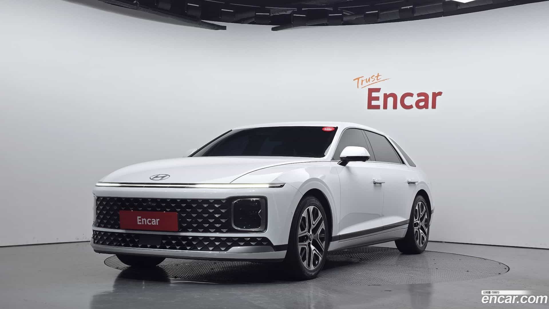 Grandeur Hyundai 2023.4-OUTER-001