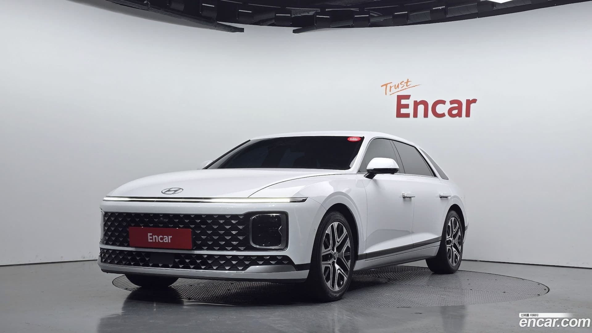 Main__Slider__Photo:Grandeur Hyundai 2023.4-0