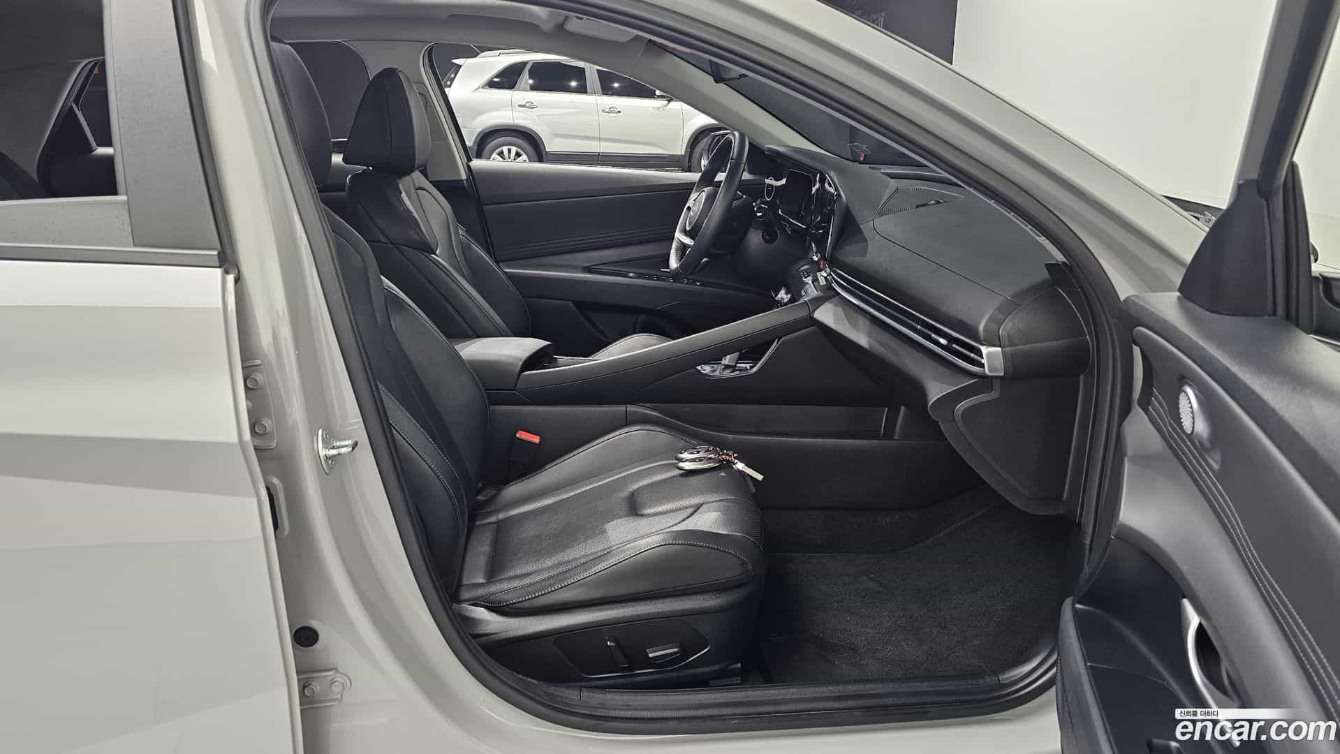 AVANTE Hyundai 2024.6-OPTION-015