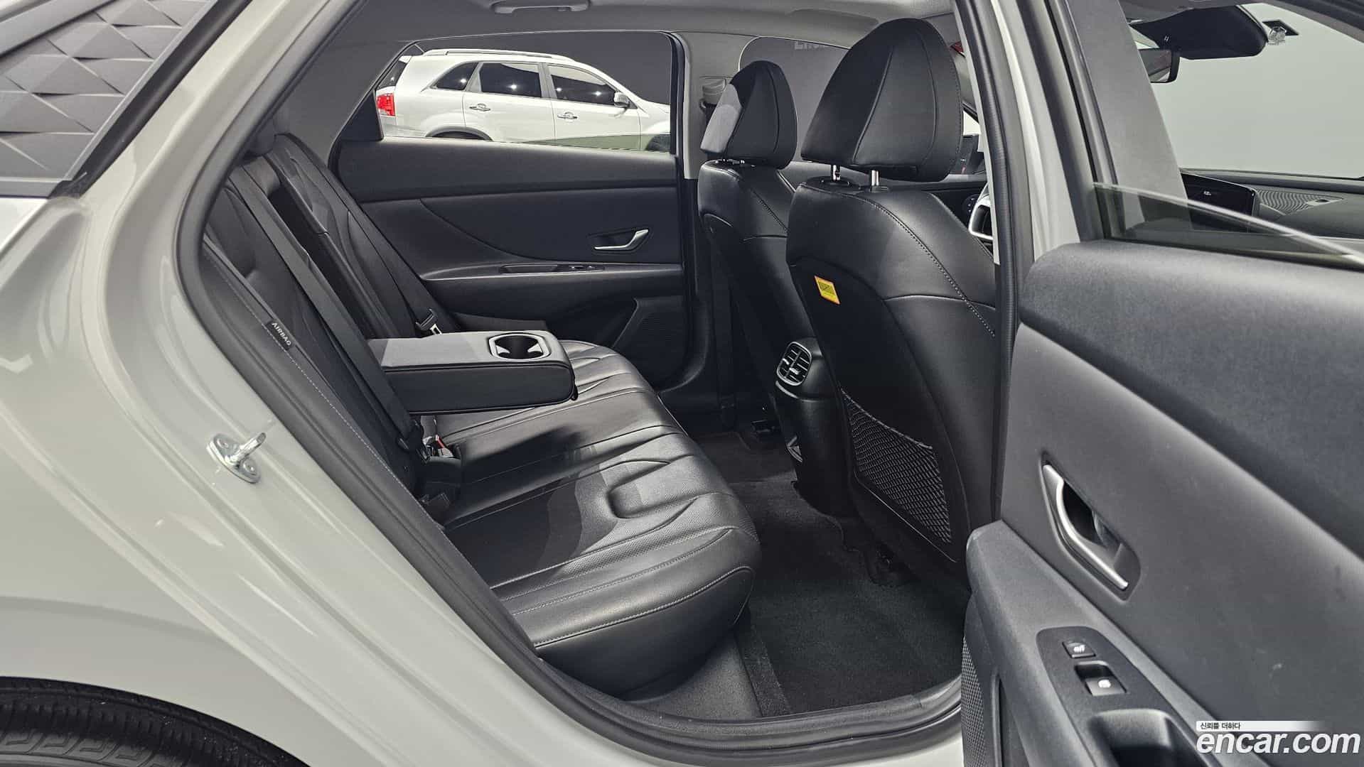 AVANTE Hyundai 2024.6-OPTION-016