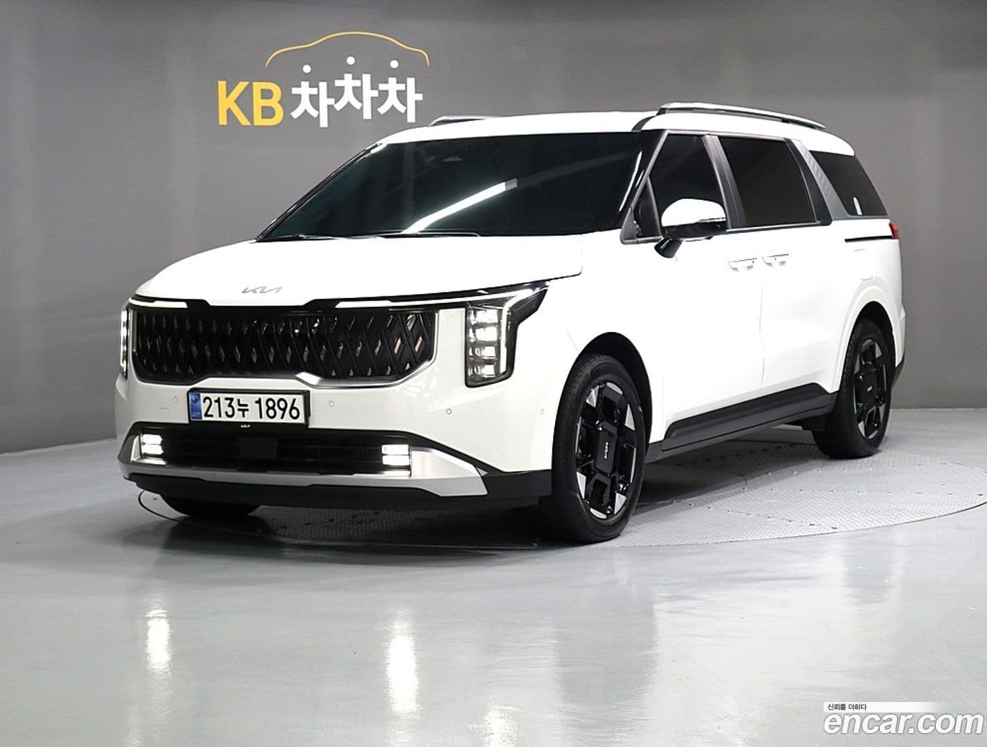 Main__Slider__Photo:Canival Kia 2024.10-0