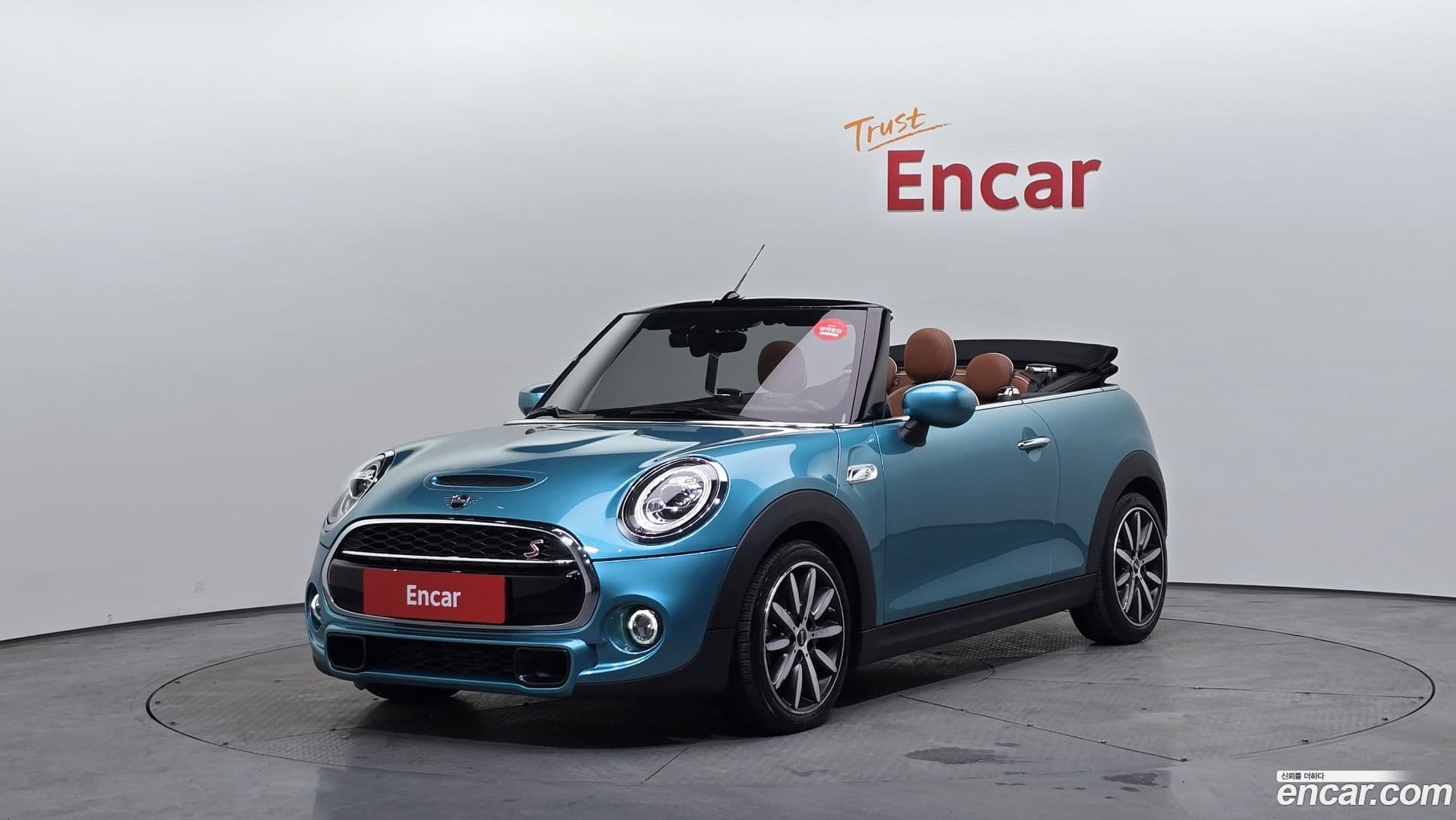 Main__Slider__Photo:Cooper Convertible Mini 2020.5-0