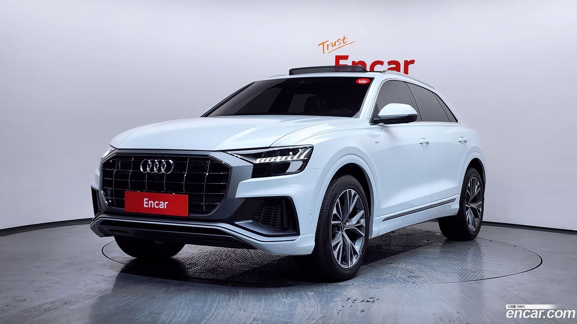 Main__Slider__Photo:Q8 Audi 2021.2-0